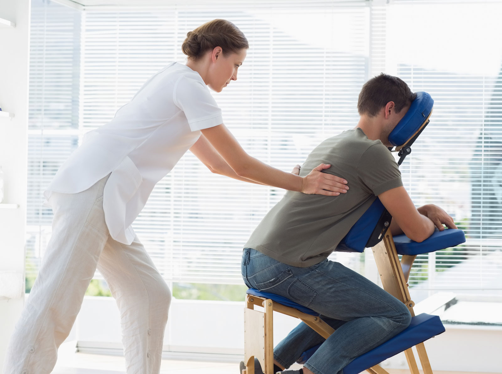 What's the Different Between Manual Therapy and Massage Therapy